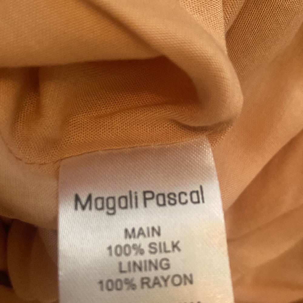 Silk/Rayon Dress. Very flattering and gorgeous ! - Picture 2 of 5